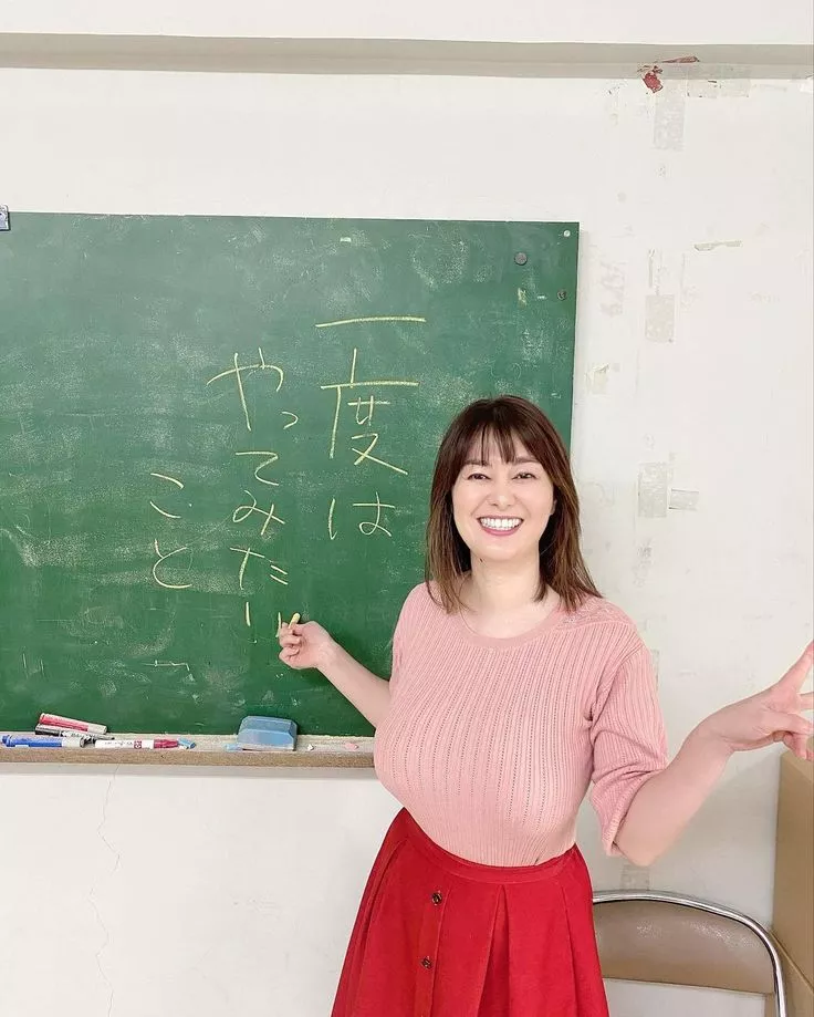 I wonder why all eyes are on her in the classroom?