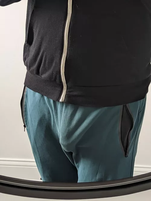 joggers aren't good for concealment