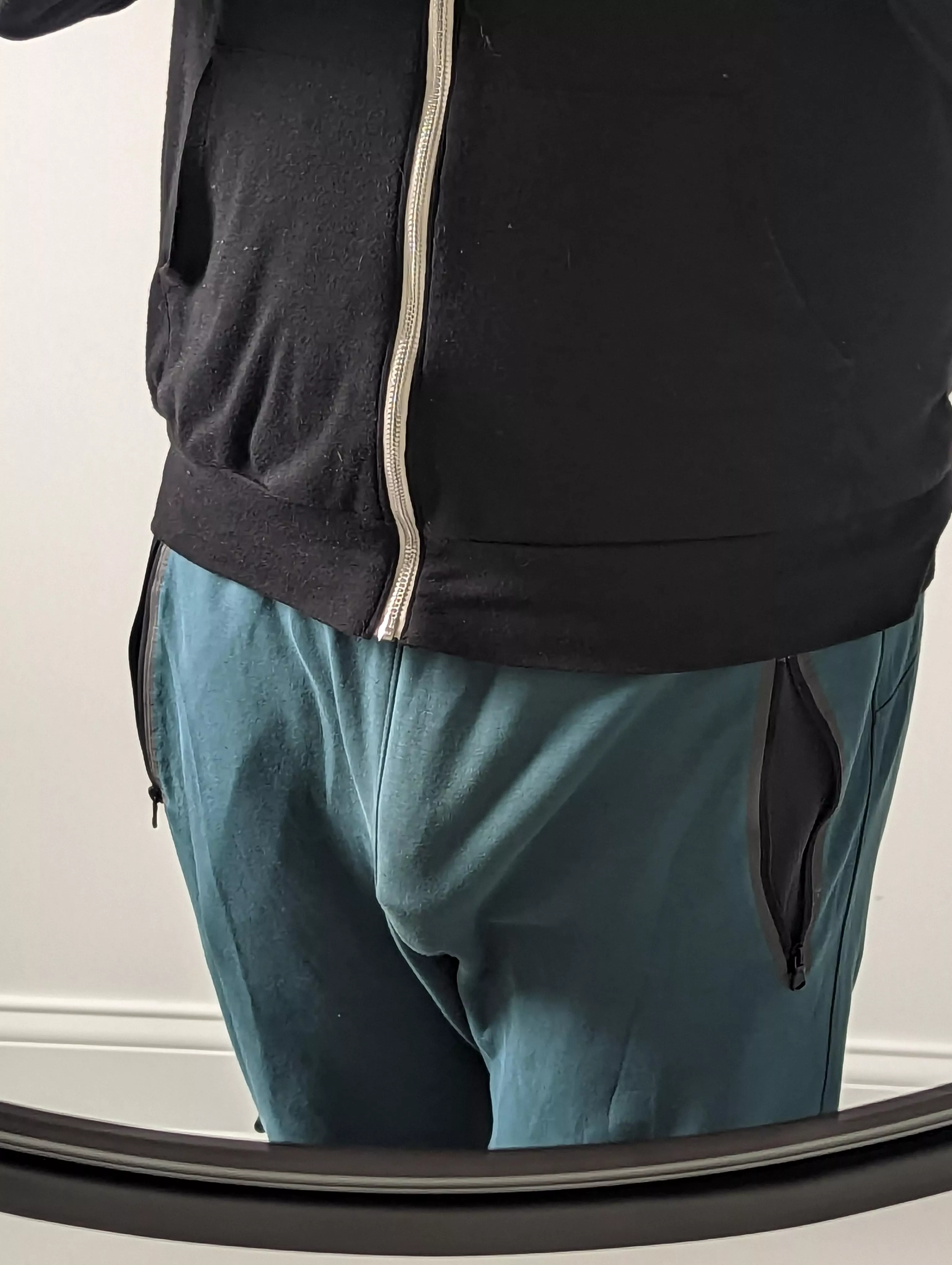 joggers aren't good for concealment