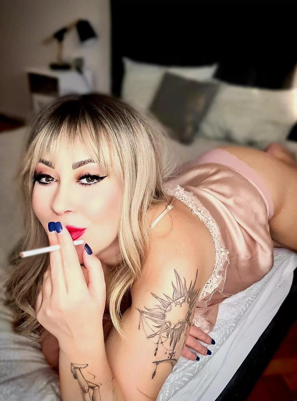 Join me for morning smokes😏 🚬🥰
