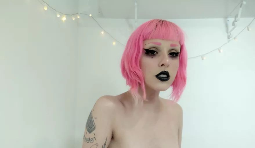 let me be your living dead doll <3