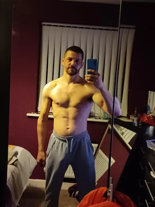 M35 trying the sweatpants look 😘