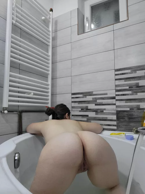 Make it clap in the tub ;P