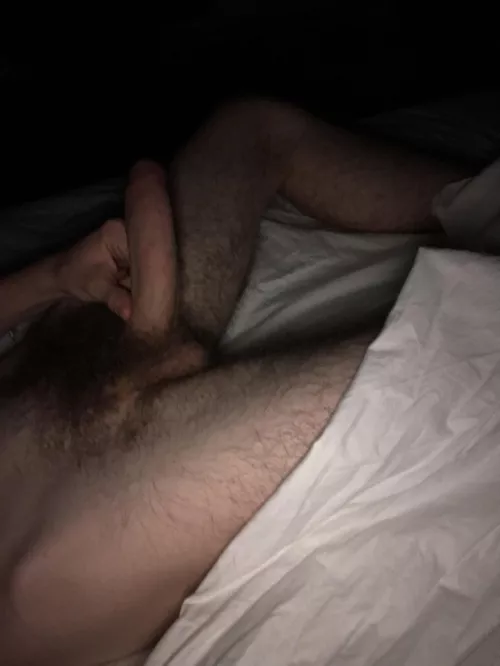 Message me and help me cum