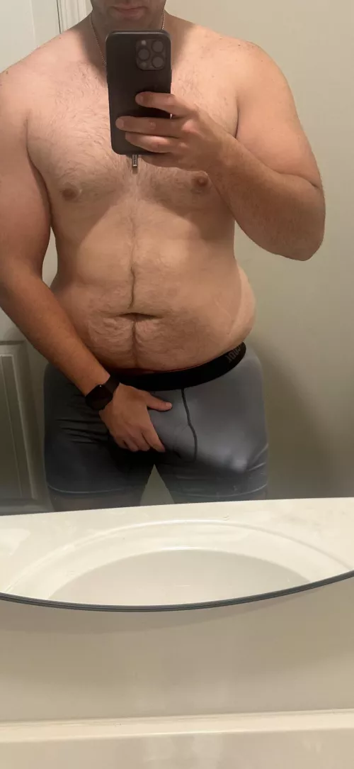 My ex said I was getting too big to find sexually attractive. I hope she’s wrong. DMs open (35)