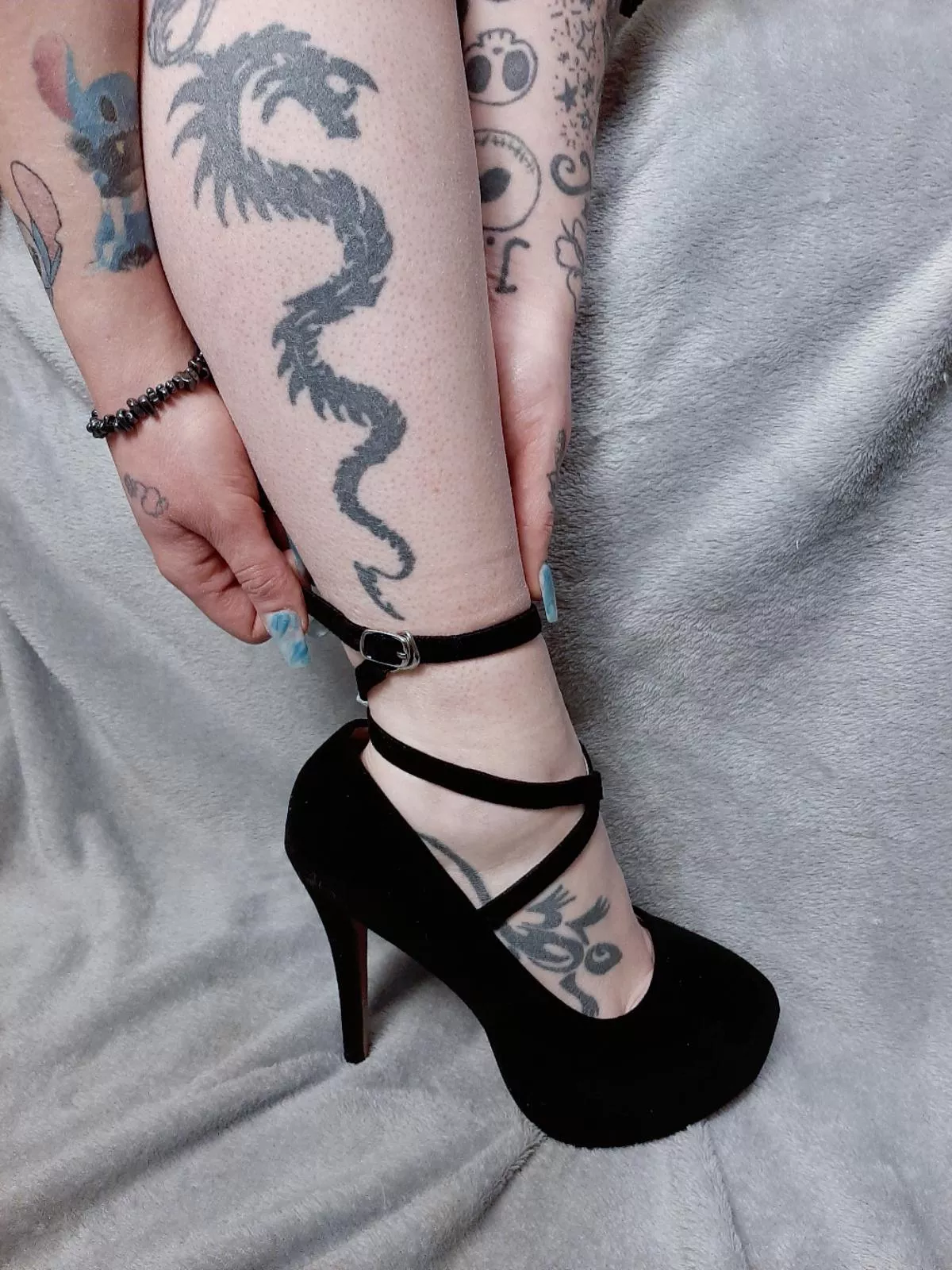 My favourite heels make me feel a little slutty 😳