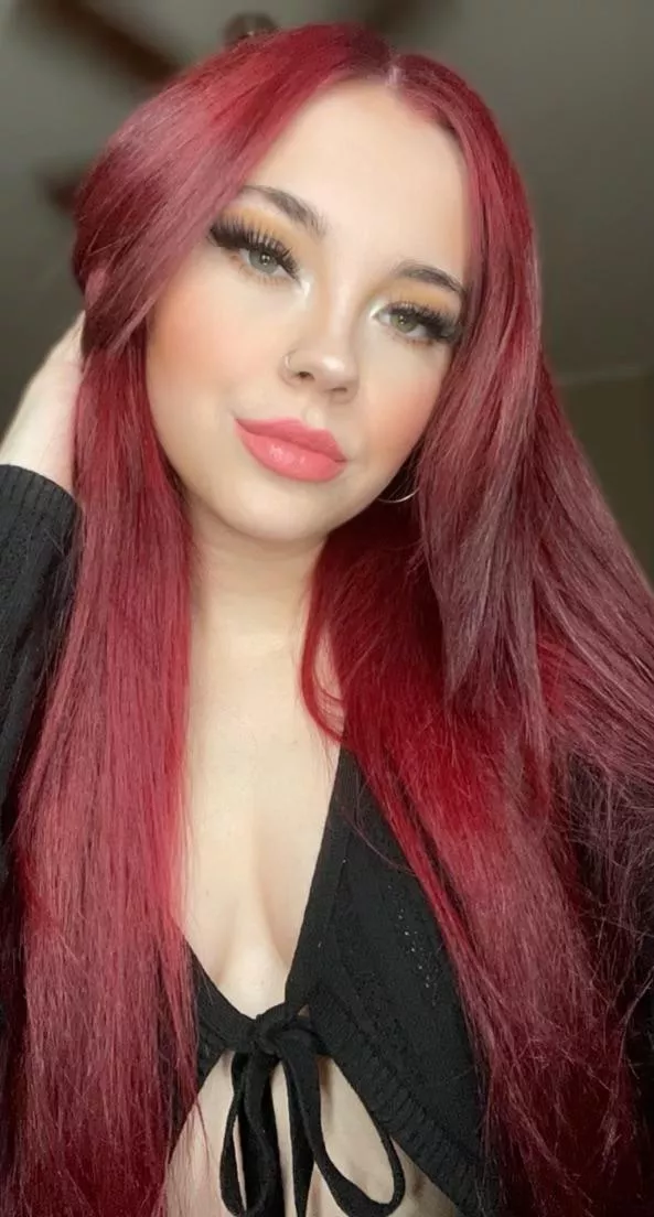 New hair, new tinder profile pic (29F married)