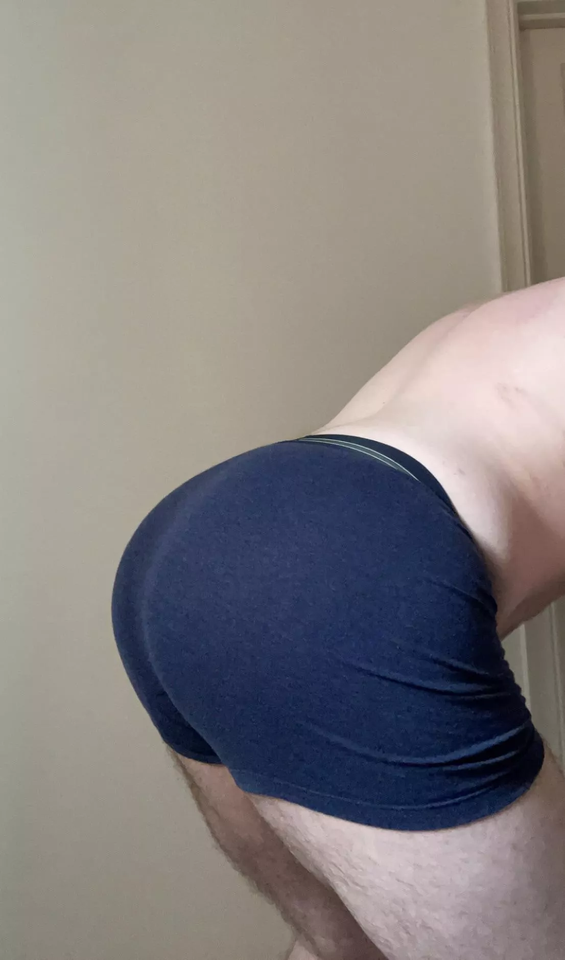 Not enough man booty on this sub.