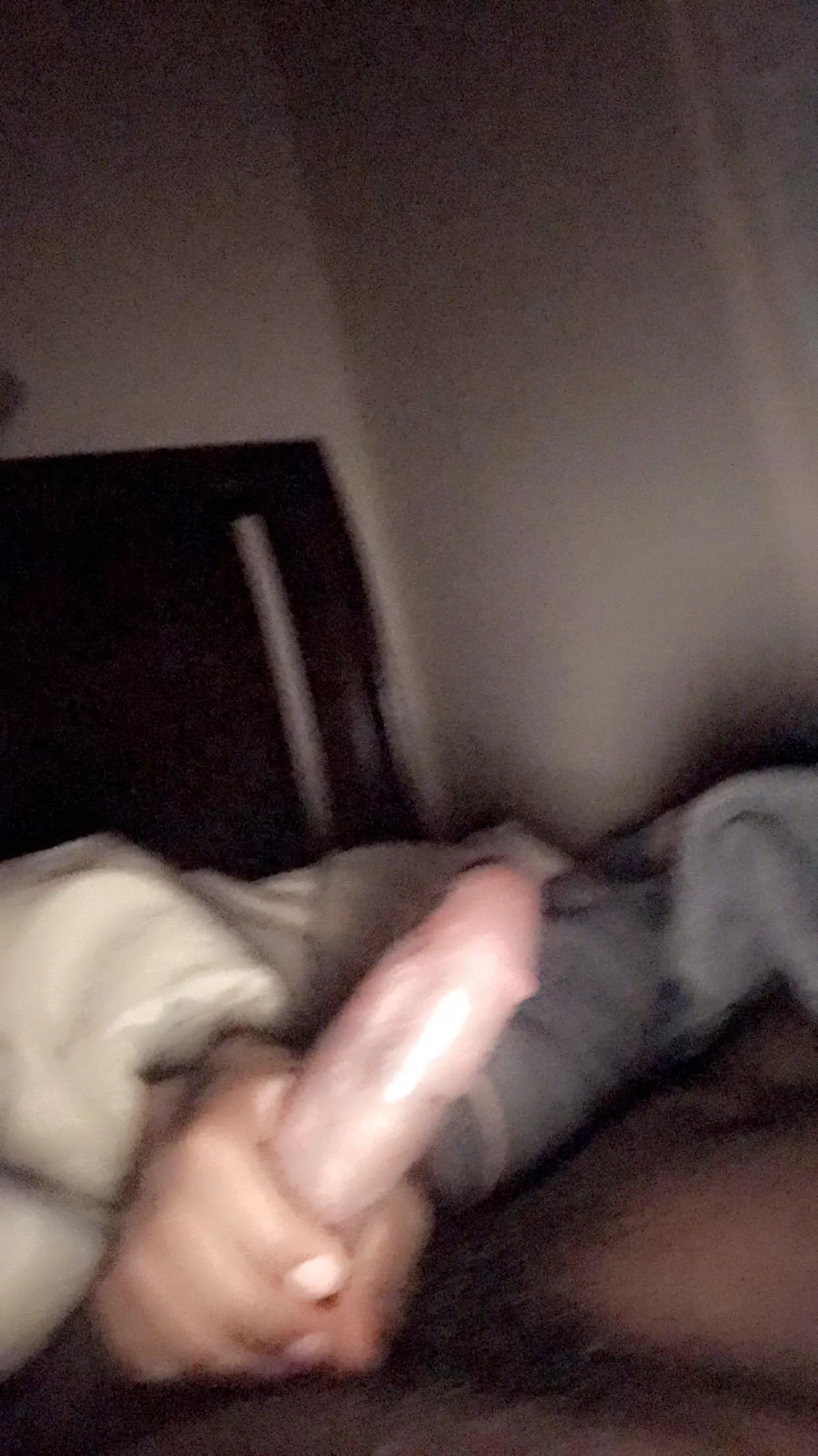 on camp arifjan need good head pm i can host