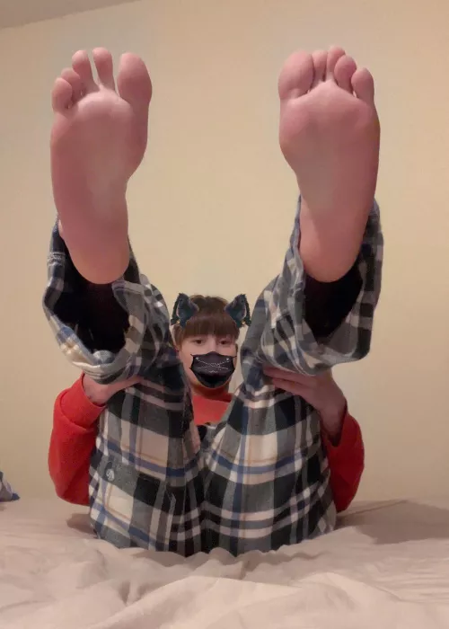 People say i have lovely feet is it true ?