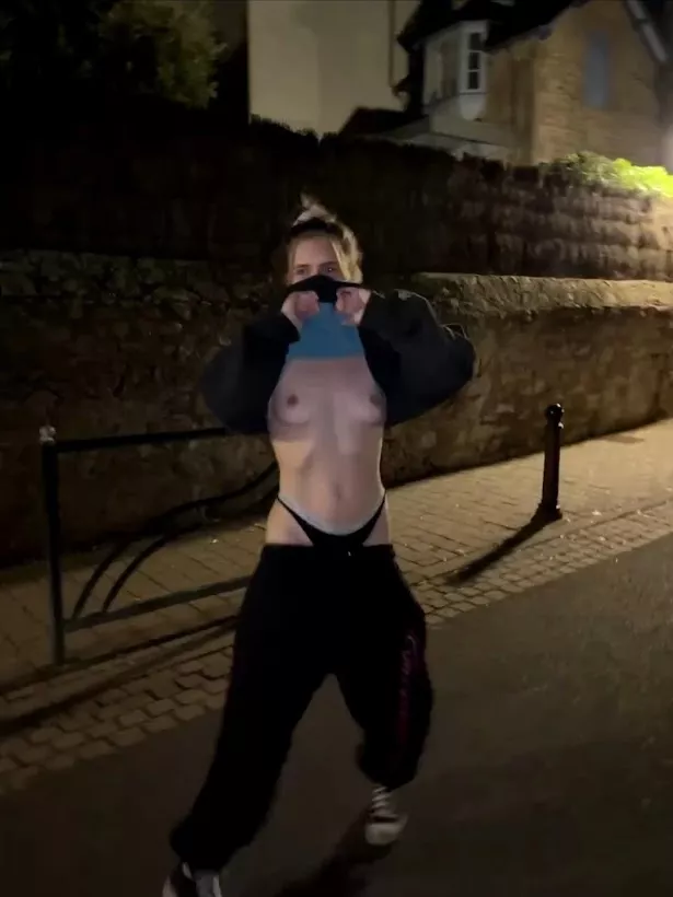 Probably the cutest flash you've seen :)