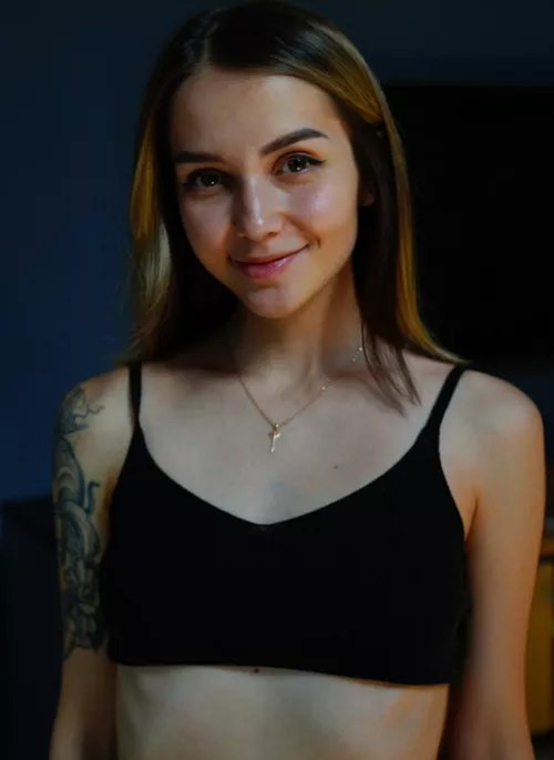 React if I can send you nudes