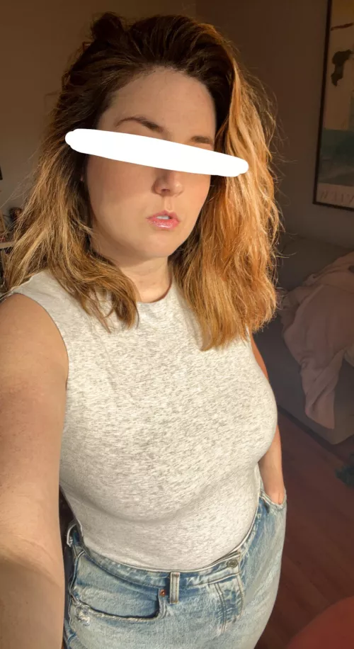 Sometimes I wish I showed my full face because my hazel eyes were poppin’ today🙈💕