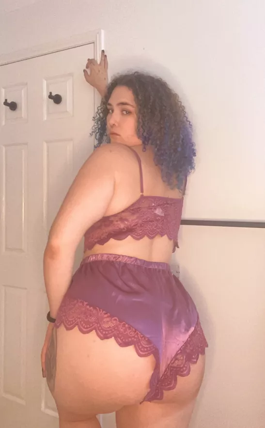 Sunday morning bouncing on your 🍆