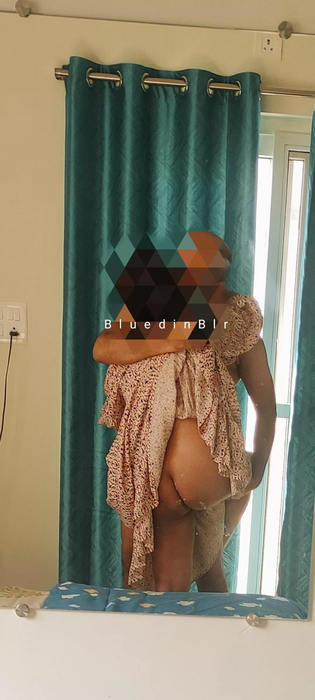 The mirrors get to see more of us than just this glimpse :) [C] [F] [M]