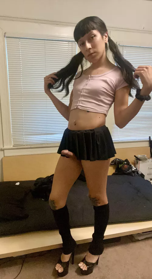 Think my skirts too small🥹