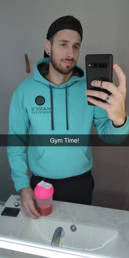 Time to workout my back and biceps! stay tuned for post gym swole pics ;)