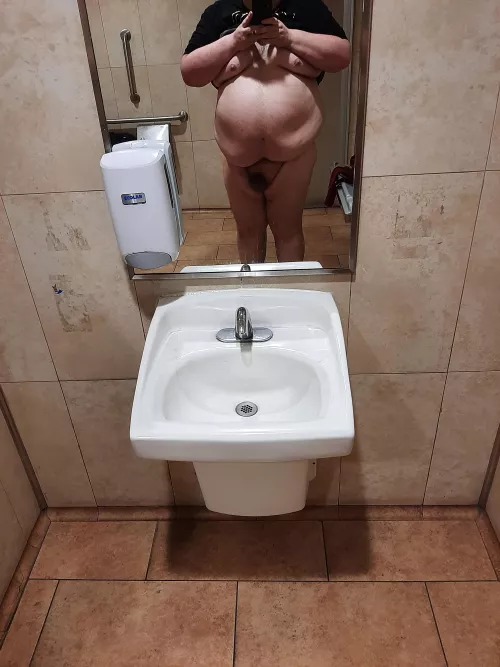 walk in on me please