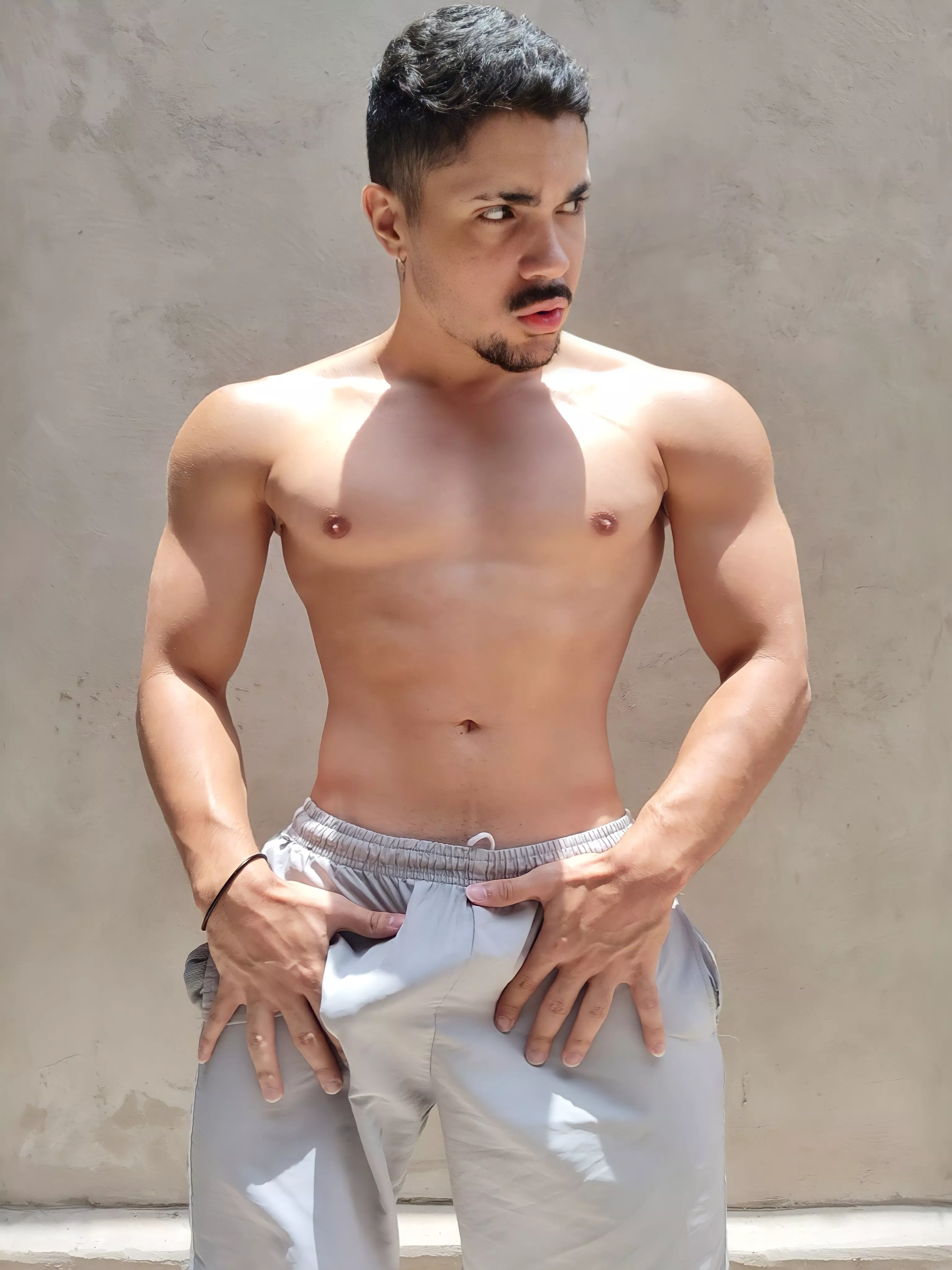 Young dirty boy looking for a good naughty daddy, get to know me 🤤