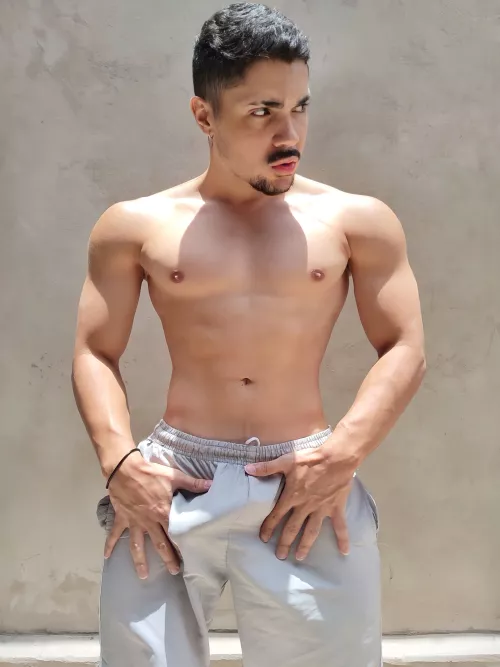 Young dirty boy looking for a good naughty daddy, get to know me 🤤