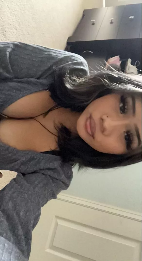 your dick would look good between my 18yr old tits!💦🤪