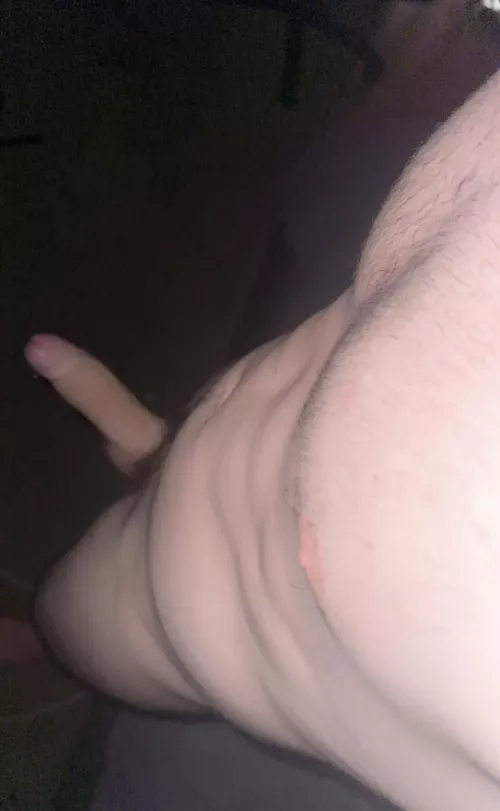 18 hung dom top;) any young twinks or fems who want to get bred by daddy hmu @zaynexx7