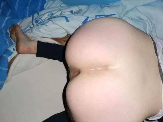 19 sub bottom from Serbia looking for hot top master my snap is Michael19y