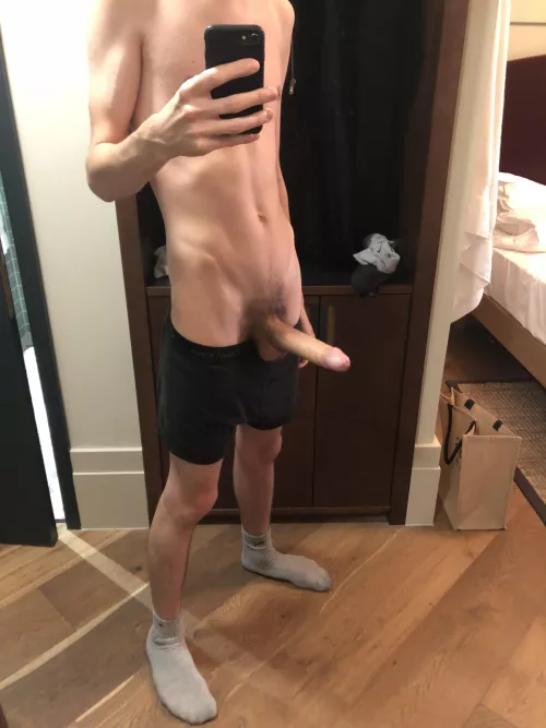 28 year old lad. 8.5 inch cock.