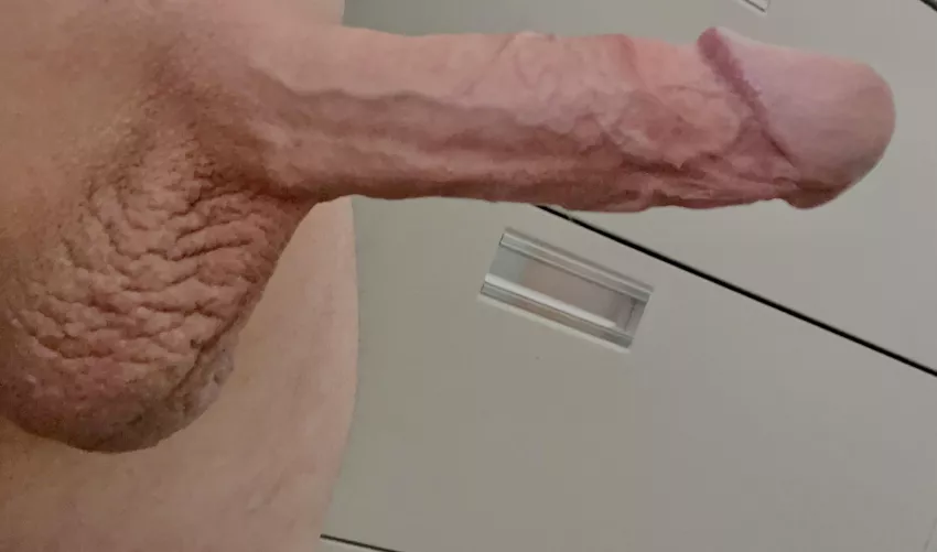 [40s] central IL married man needs some help in the office right now. Who could come watch or lend a hand?