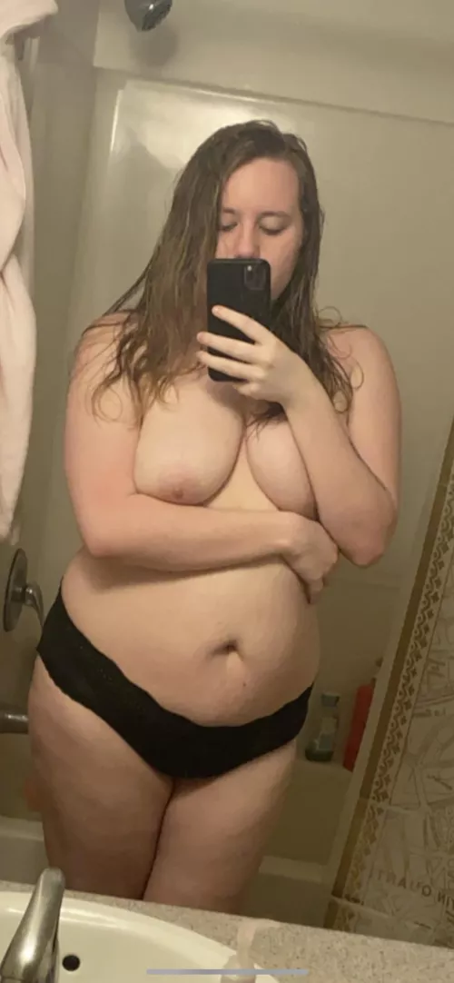 A mirror selfie for you all 😘😘😘