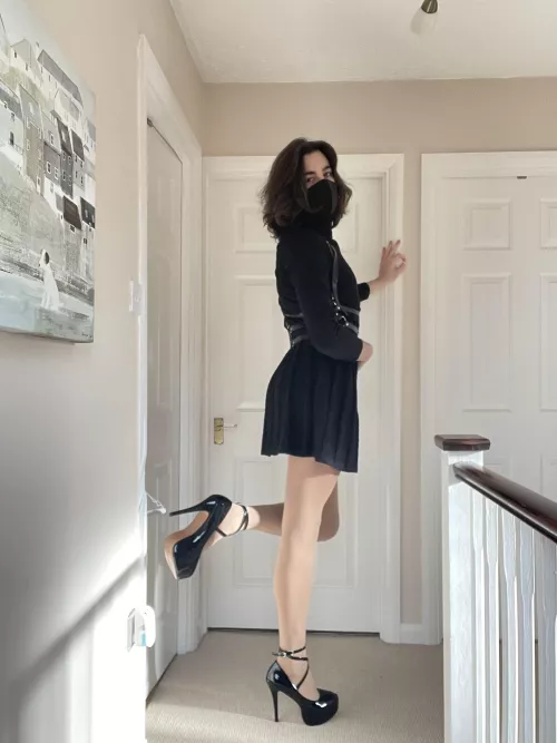 Anyone from the UK? I need more femboy friends xD