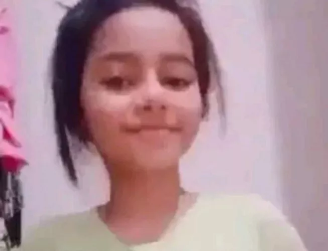 anyone have da sauce? she ain't loli, so please don't report.