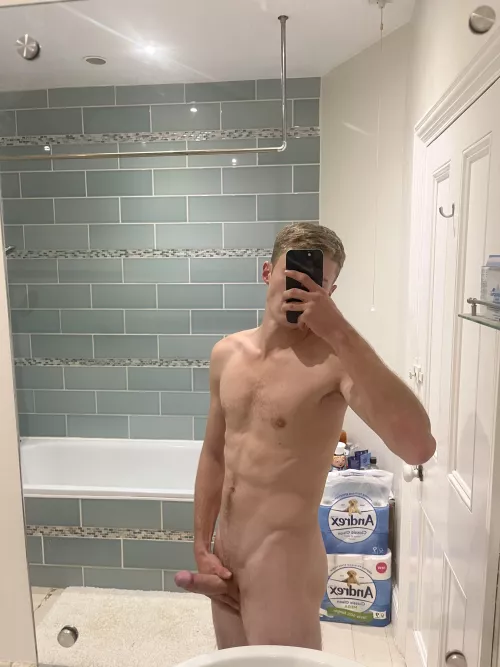 Anyone wanna discord n jerk together?