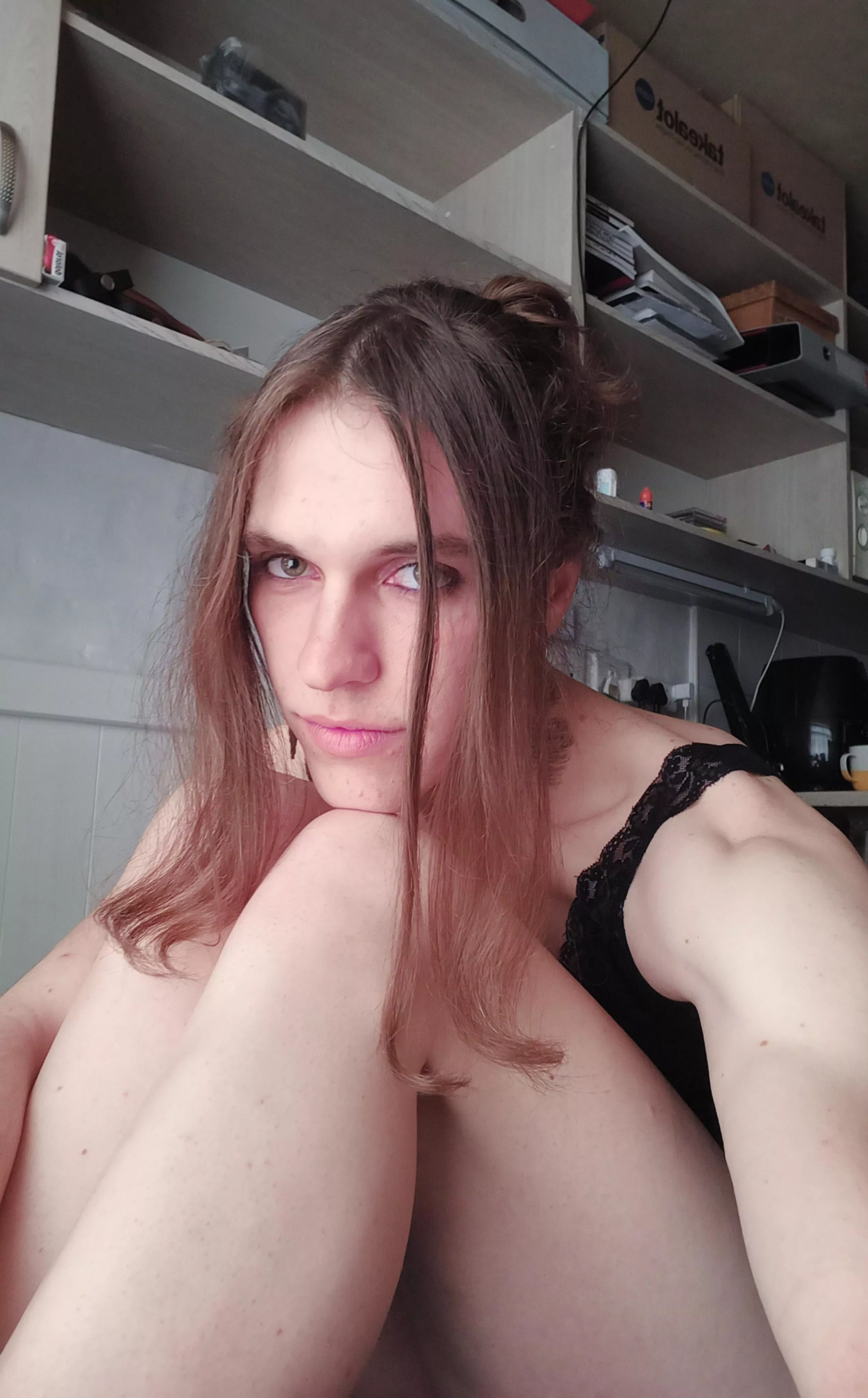 been loving my long hair 🌸 wish my shoulders were slim though 🌷