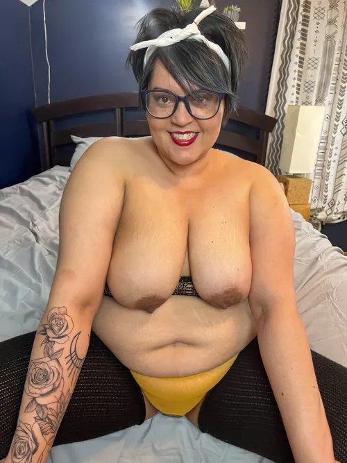 Belly and hangers out