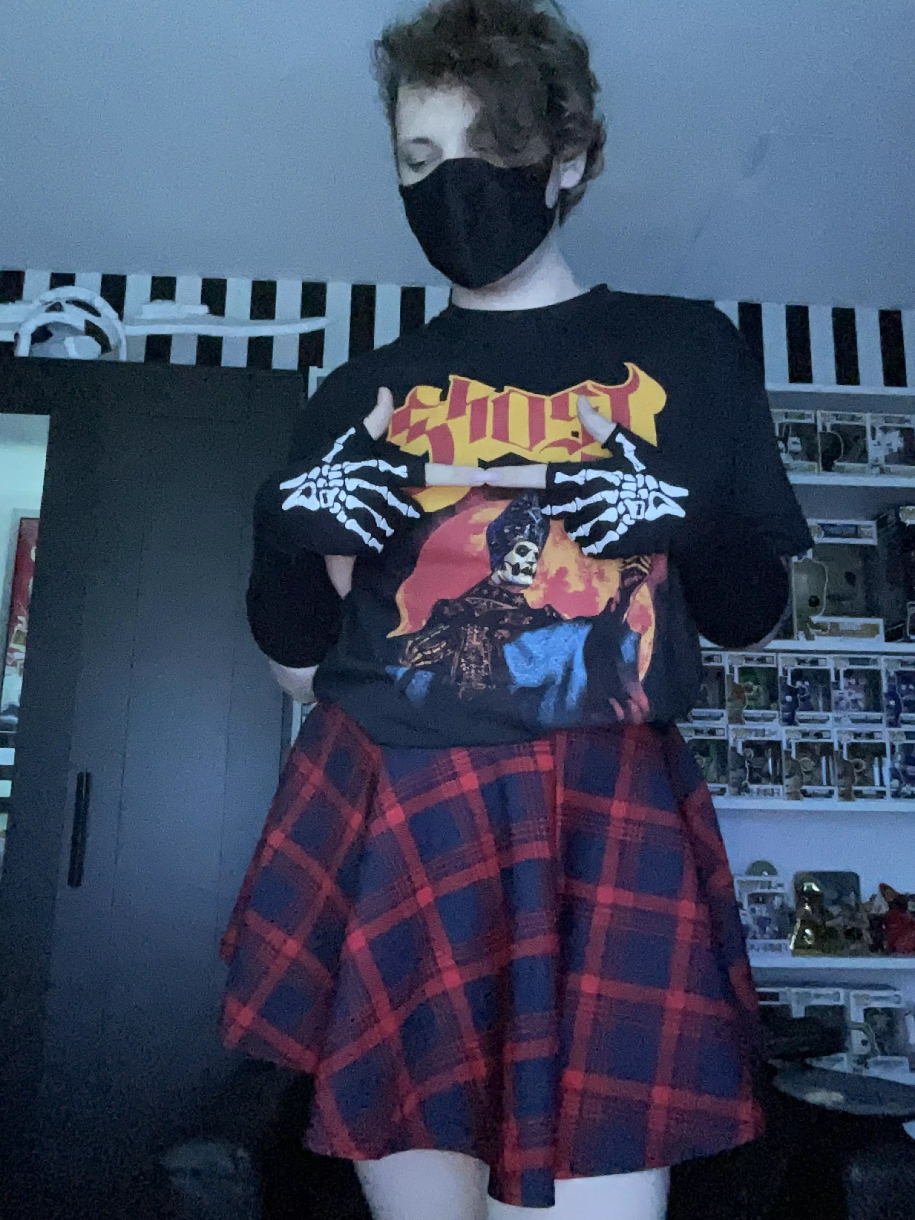 Can we listen to Ghost together while we cuddle? 🥺👉👈