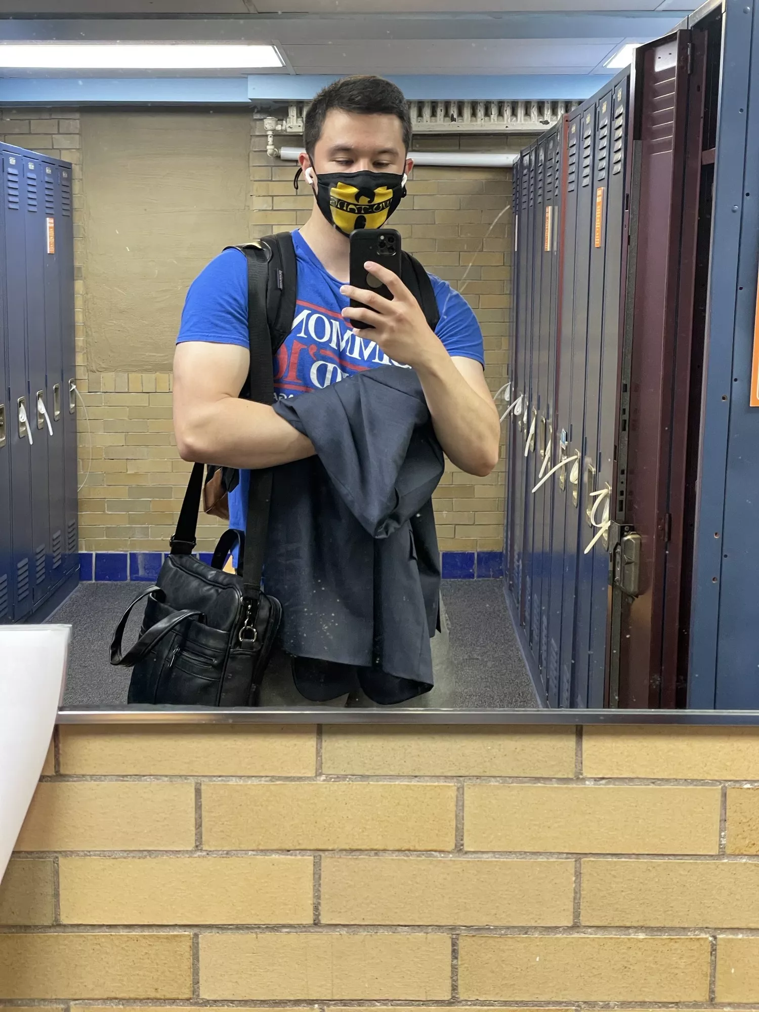 Carrying a lot today. Can you give me a hand? Then maybe I can give you something