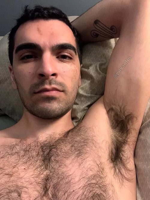 Come cuddle up into this armpit 😉
