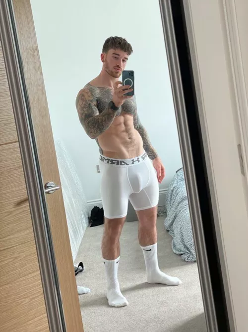 Compression shorts and socks kinda day 😏