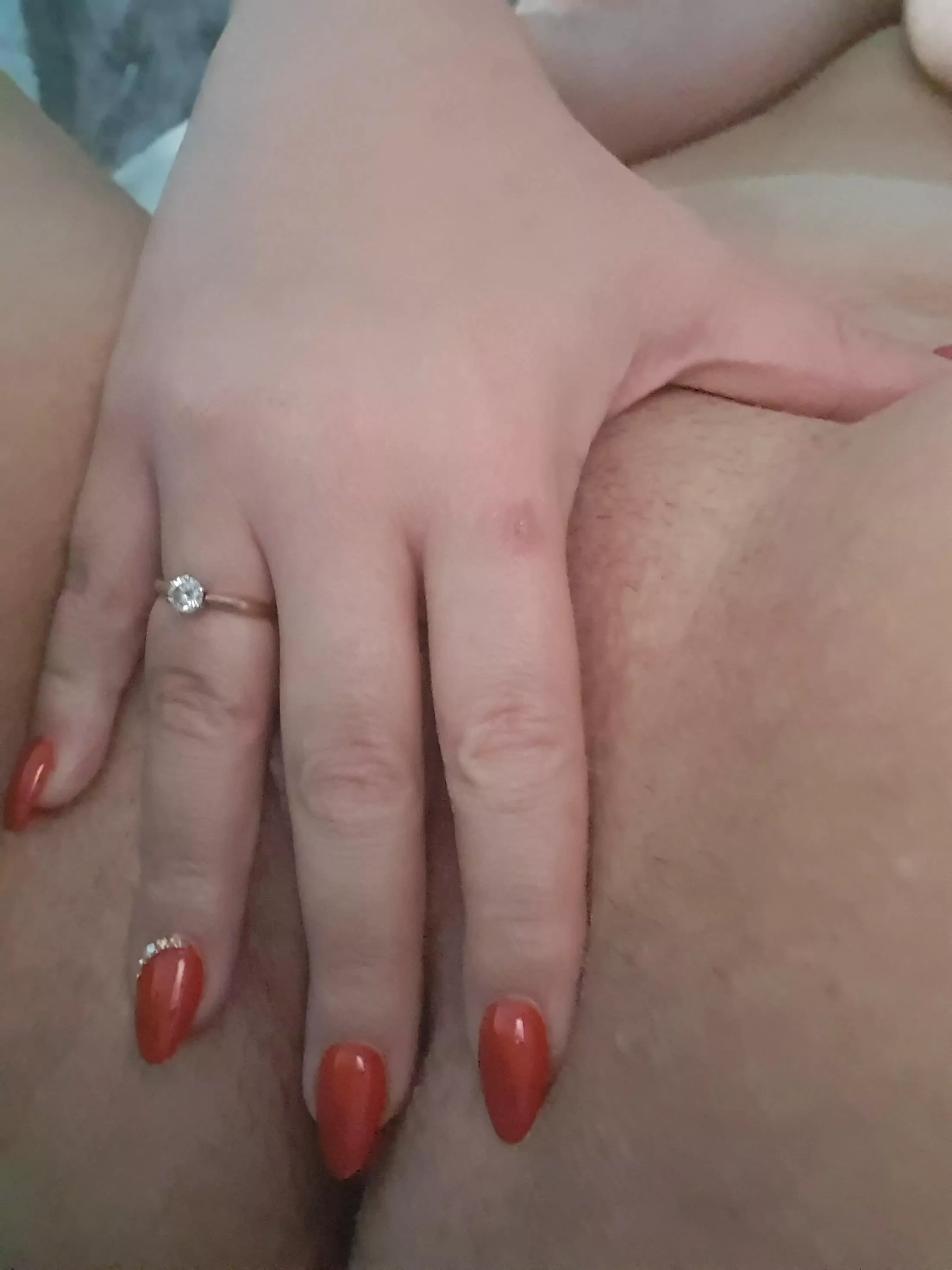 Do you like my red nails?