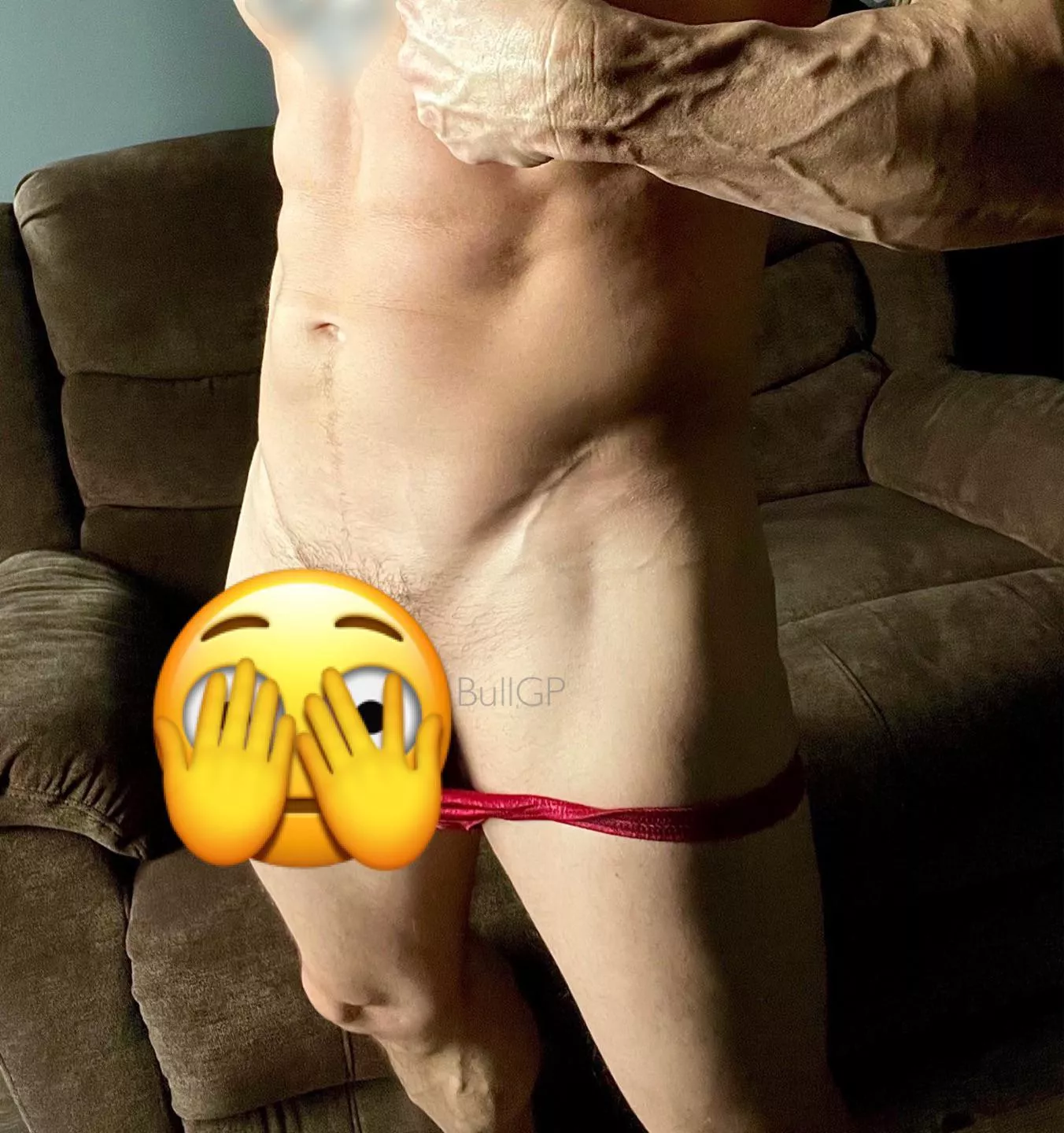 Do you like my vascular and rock hard arm 💪🏼 ?