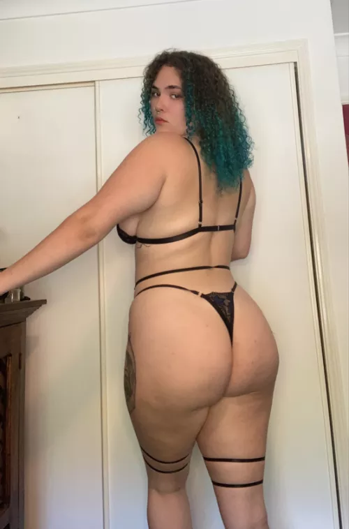 Felt cute with my black bikini🖤😘