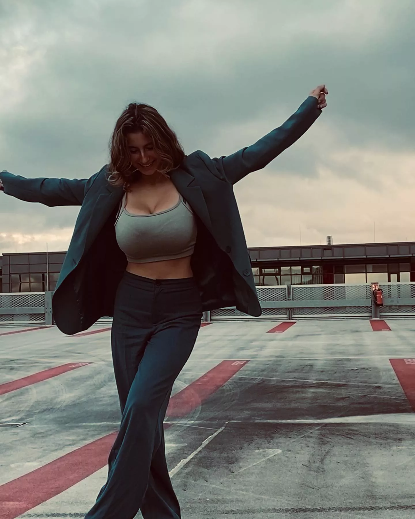 Filling up that suit nicely