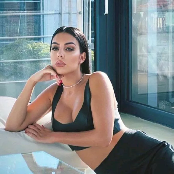 Georgina Rodriguez is a great MILF