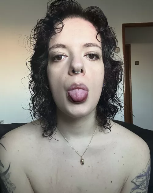 Guess my bra size for a free nude.