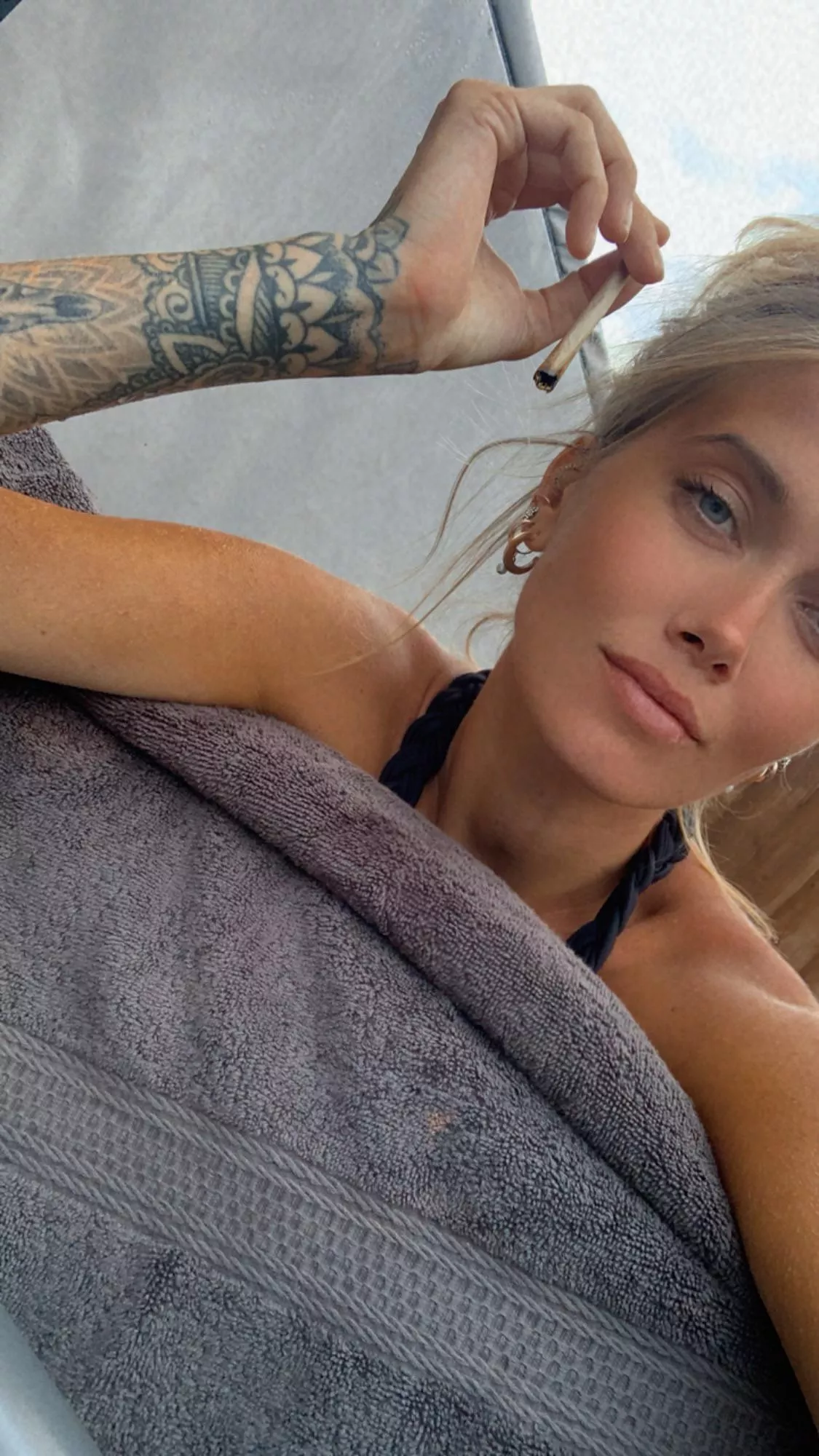 Hot tubs and spliffs 🫧🍃