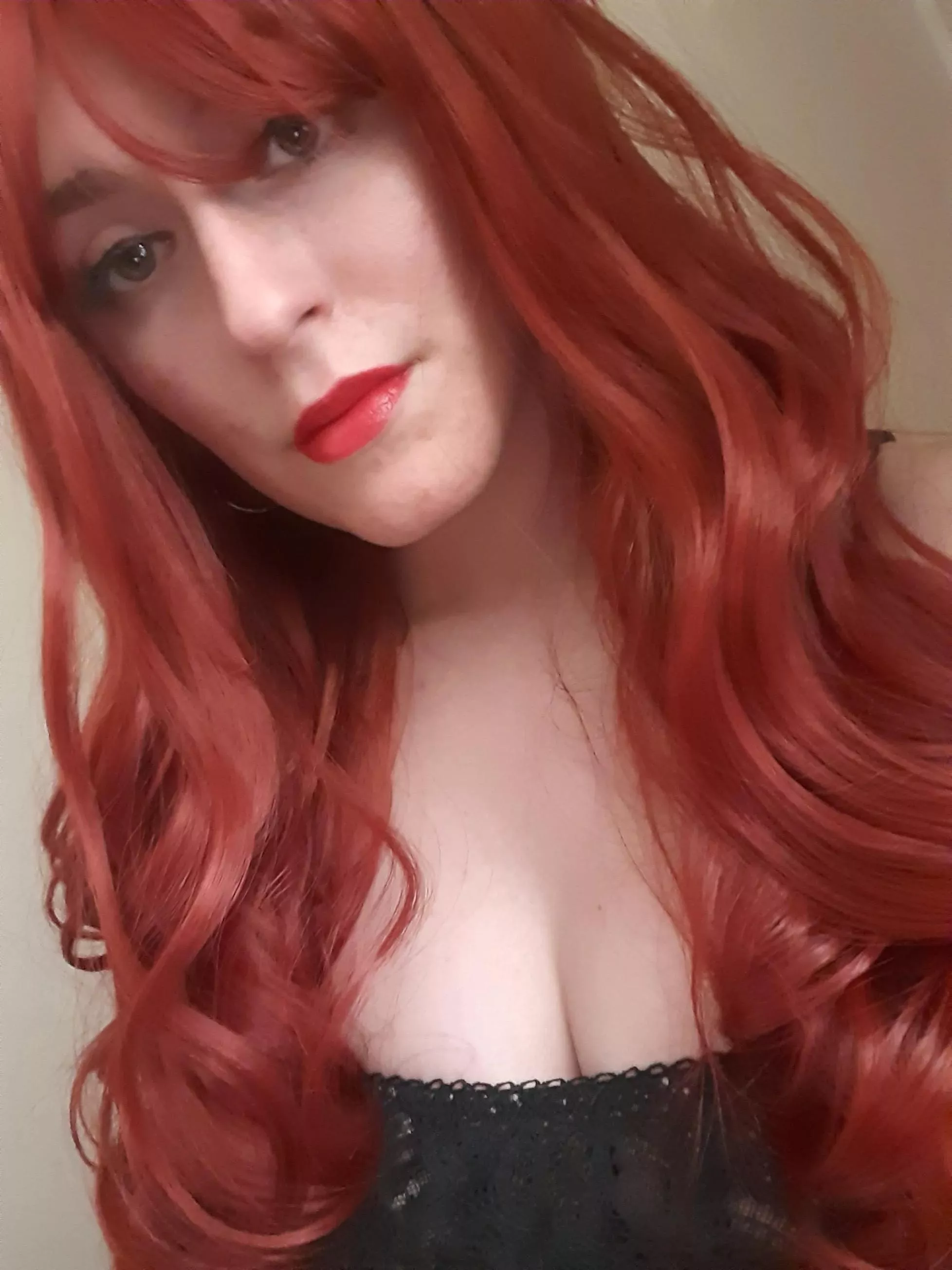 I just adore this rich, deep, curled red hair, & the red lipstick to match! [OC]