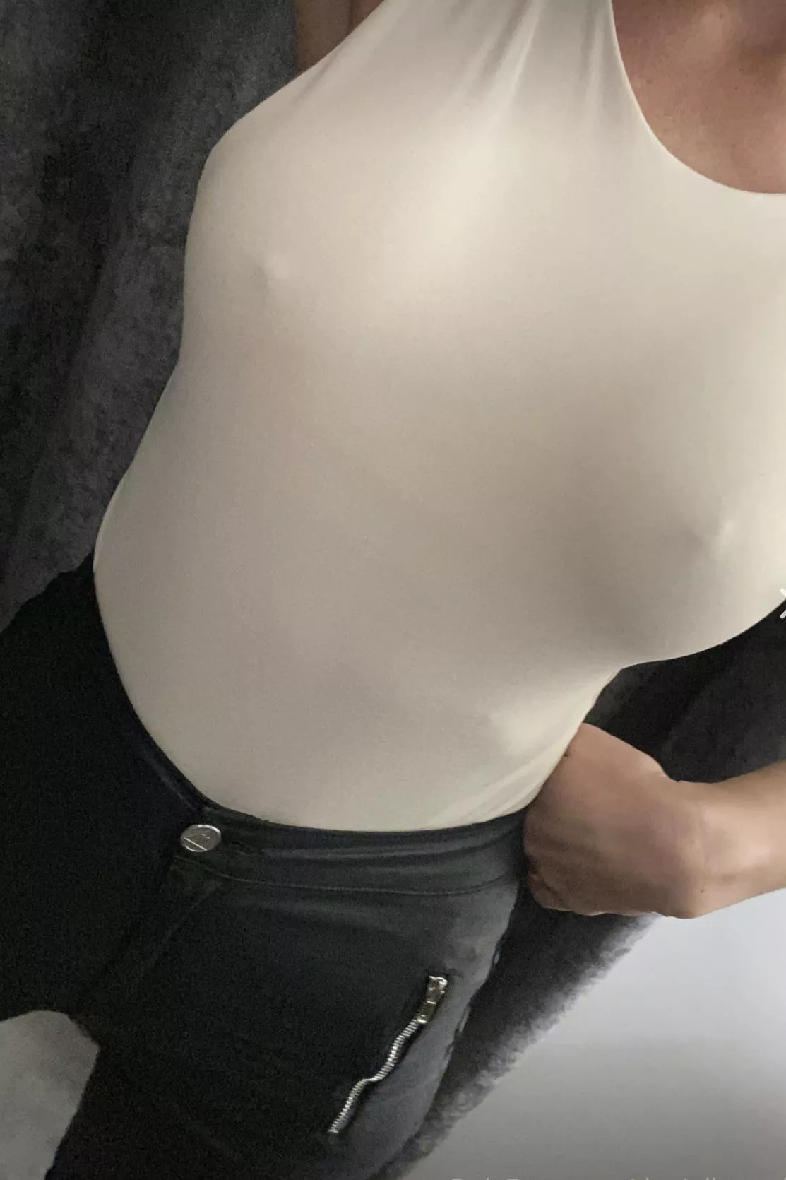 I love it when people stare at my tits