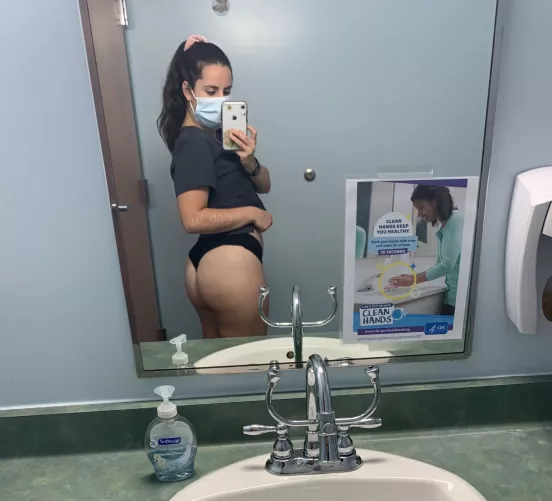 i work with dogs, i like it ruff🐶