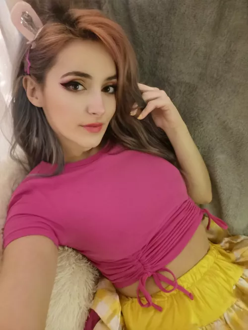 I'm always using this t-shirt as a crop top. i hope you like it